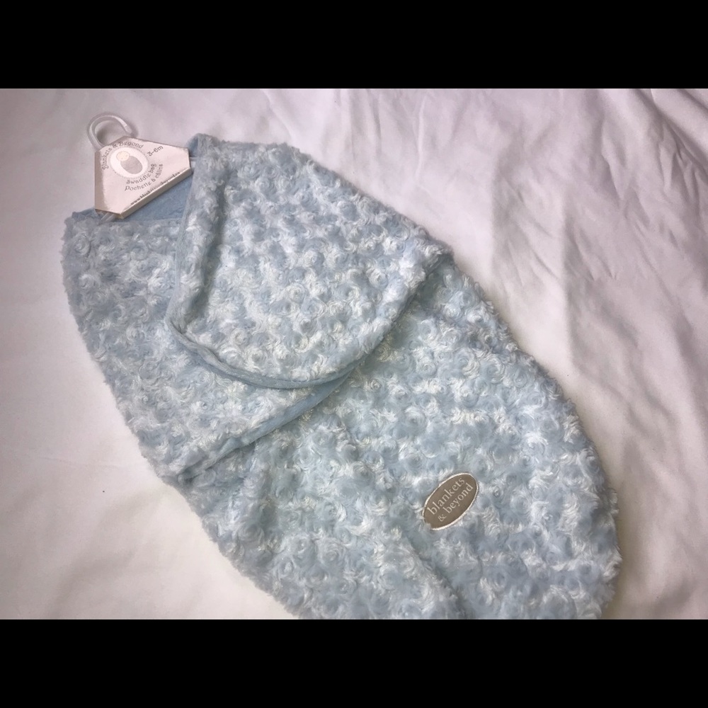 NWT Blankets and Beyond Swaddle Bag Size 3-6M